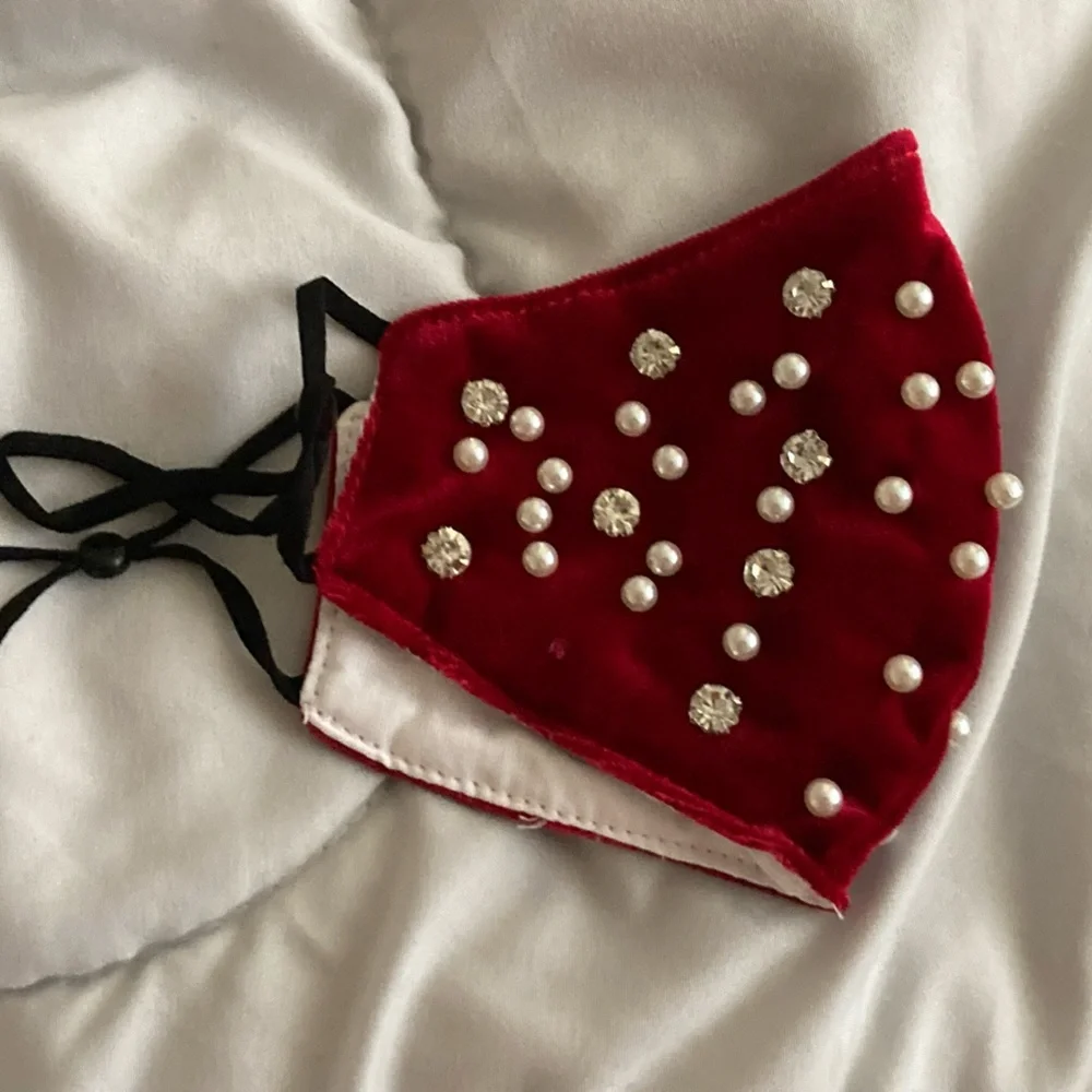 Pearl mask